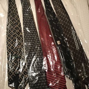 HOLDING FOR BUYER buy 3 get one free .. no paisley :)